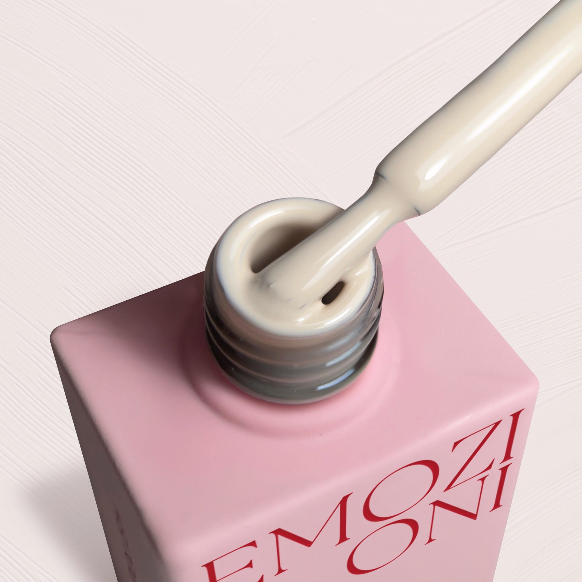 Ivory 1 . Gel Polish Ivory 01 - colore smalto semipermanente - MIDA Nail Care