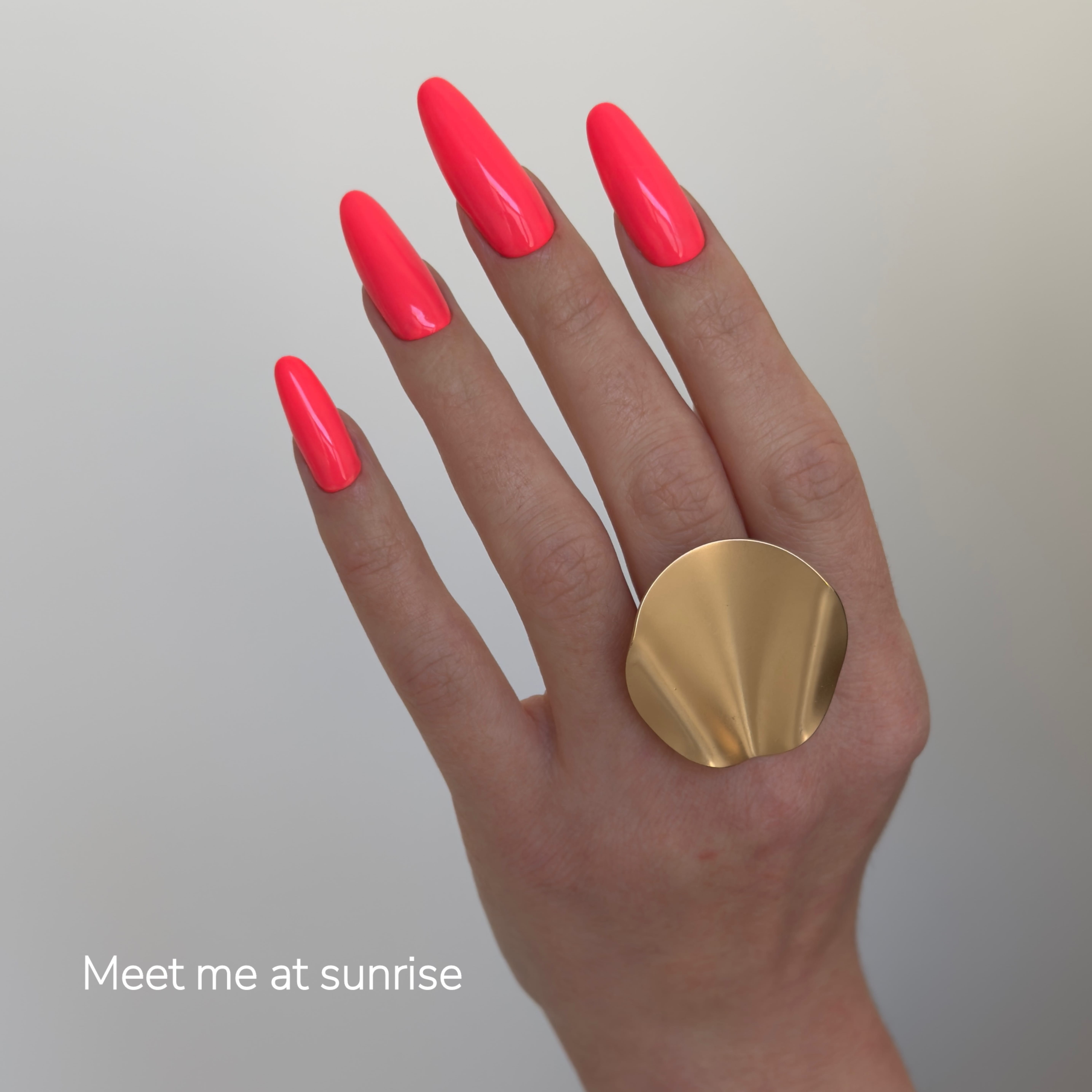 photo-output 3 Gel Polish Meet Me at Sunrise - colore smalto semipermanente Honey Moon Collection - MIDA Nail Care